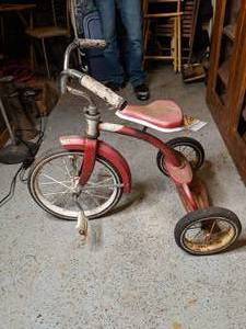 lot 817 image: Vintage Red Metal Tricycle