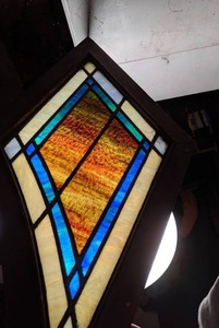lot 172 image: Vintage Stained Glass Kite Shaped Window