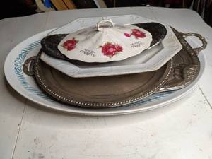 lot 179 image: Assorted Vintage Platters