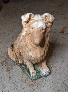 lot 820 image: Heavy Dog Figurine