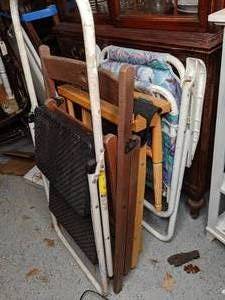 lot 821 image: (1) Step Stool & (3) Folding Chairs