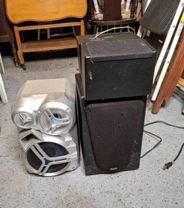 lot 826 image: Assorted Speakers - see photos