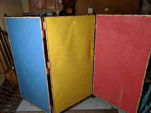 lot 127 image: Three Panel Fabric Space Divider