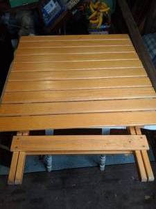 lot 141 image: Portable Wood Slat Folding Table