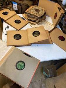 lot 888 image: Lot of 78 RPM Records