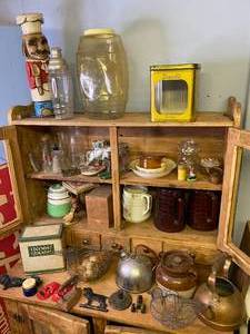 lot 891 image: Vases, Shakers, Containers Shelf Contents
