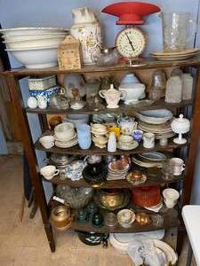 lot 895 image: Dining and Kitchen Wares Shelf Contents