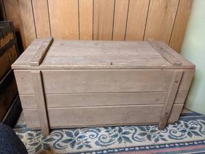 lot 837 image: Wood Trunk and Fabric Contents