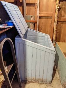 lot 838 image: Baby Blue Box