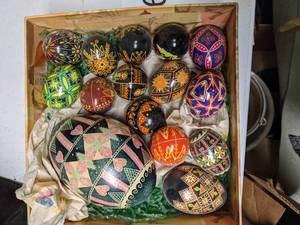 lot 659 image: Lot of Beautifully Painted Eggs