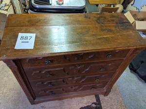 lot 887 image: Antique Art Deco Chest of Drawers