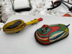 lot 904 image: Antique Metal Duck Toys