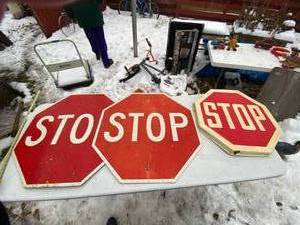 lot 911 image: Stop Signs Fake and Real