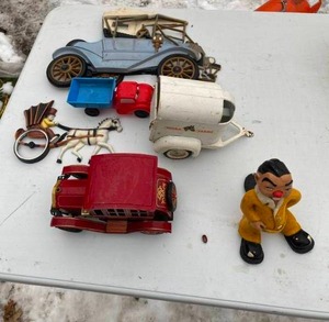 lot 913 image: Tonka Farms Horse Trailer & Other Mostly Automotive Vintage Decor Items