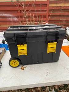 lot 940 image: Stanley Rolling Tool Chest