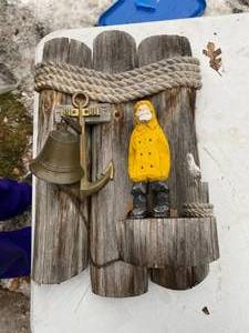 lot 943 image: Rustic Seafarer Decor Piece