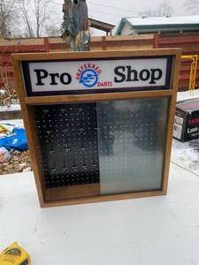 lot 947 image: Preferred Darts Retail Display