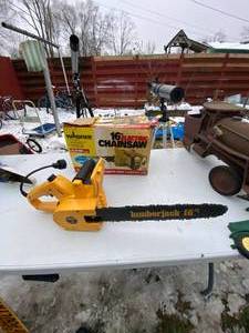 lot 955 image: Wagner Lumberjack 16 Electric Chainsaw