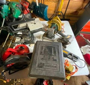 lot 972 image: Assorted Power Tools
