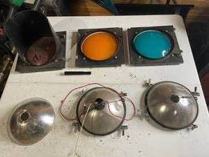 lot 973 image: Stop Light Parts