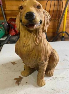 lot 975 image: Golden Retriever Dog Statue