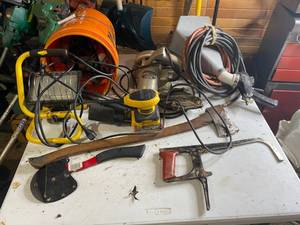 lot 976 image: Assorted Power, Hand and Outdoor Tools