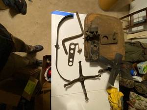 lot 661 image: Various Ford Model A Parts