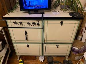 lot 283 image: Vintage Retro Enamel Stove