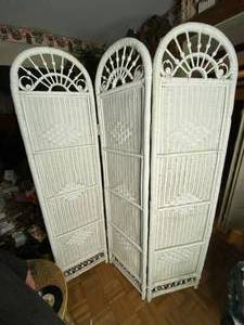lot 288 image: White Painted Wicker Privacy Screen