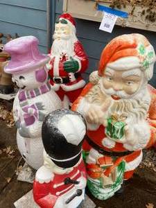 lot 382 image: Light Up Plastic Christmas Yard Ornaments
