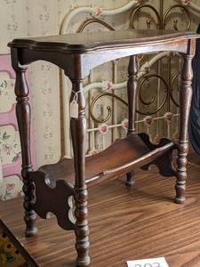 lot 303 image: Vintage Side Table with Book Holder