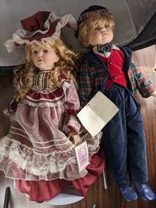 lot 314 image: Pair of Porcelain Dolls