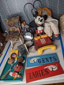 lot 327 image: Vintage Mickey Mouse Phone & Other Goodies