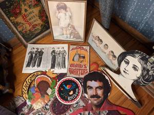 lot 335 image: Kitschy Decor and TOM SELLECK