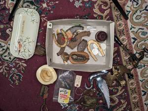 lot 353 image: Assorted Vintage Metal Goods