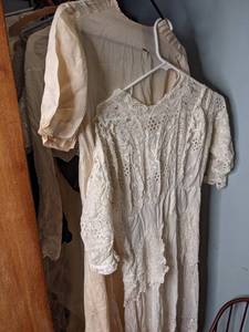 lot 356 image: Lot of Antique Womens Clothing - see photos