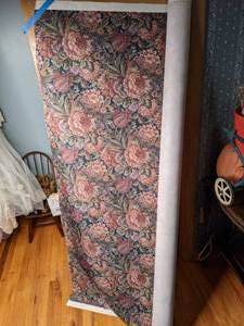 lot 357 image: 58 Floral Backdrop