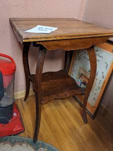lot 675 image: Vintage Wood Side Table with Bowed Legs