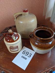 lot 693 image: Vintage Crock & Jugs