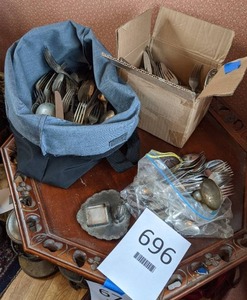 lot 696 image: Assorted Silver Plate Utensils