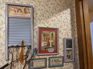 lot 662 image: Vintage Advertising Wall Art & Beauty Items