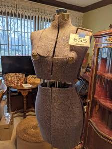 lot 655 image: Vintage Adjustable Dress Form on Stand