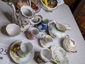 lot 625 image: Assorted Antique Fine China Pieces (Lefton, Haviland, etc.)