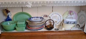 lot 645 image: Shelf of Assorted Vintage China