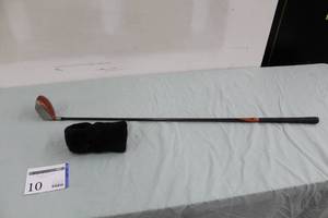 lot 10 image: Taylor Made Firesole Tungsten Titanium 10.5 R-80 Driver with Club Cover