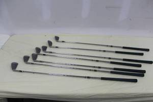 lot 15 image: Lot of (7) Dunlop Maxfli John Jacobs System Propel Microtaper Golf Irons - 3, 4, 5, 6, 7, 8, 9