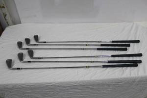 lot 24 image: Lot of (6) Dunlop Maxfli Golf Irons - 3, 4, 5, 6, 7, 8