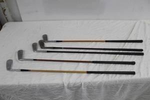 lot 101 image: Lot of (5) Wood Shafted Golf Putters - Lowe & Campbell 9, Brentwood 10, Johnny Revolta Pin-Hi Wilson, Aristo Model 39 10, Ray Hunter Custom Built Golfcraft, Lowe & Campbell 9
