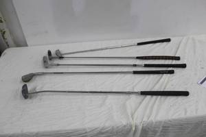 lot 104 image: Lot of (5) Left-Handed Golf Putter, Right-Handed Golf Putters - Rawlings Top Spin, Ray Cook M-1, Acushnet
