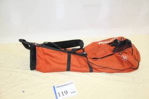 lot 119 image: Titleist Golf Club Bag